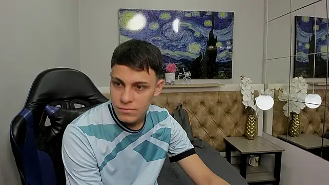 Ethanx18_: онлайн-секс-чат