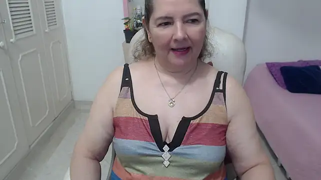 leonela_69's Live XXX Chat