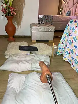 SweetKata_ Adlı Modelin Canlı XXX Sohbeti