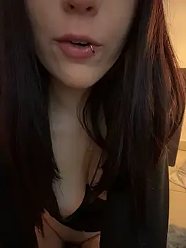 Hinata_3 élő XXX-chatje