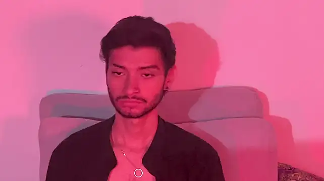 Nicolas_Rider_X Adlı Modelin Canlı XXX Sohbeti