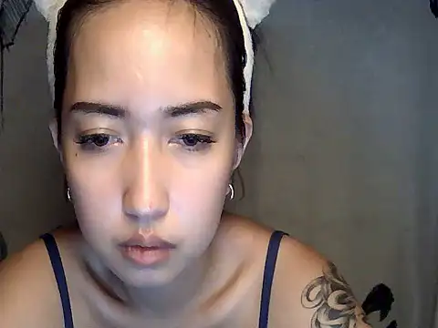 XXnaughty_08XX Adlı Modelin Canlı XXX Sohbeti