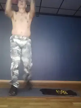 Czat XXX na żywo – SHARPSkinhead