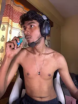צ'אט XXX בשידור חי של GunSlay