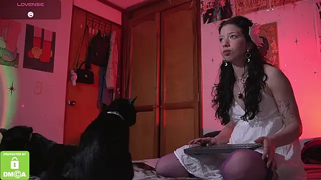 Katyroronoa's Live XXX Chat