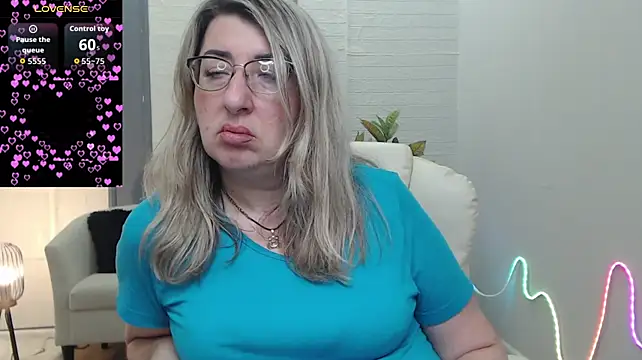 XXX chat uživo modela KKMimiKK