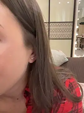 AnnaBri Adlı Modelin Canlı XXX Sohbeti