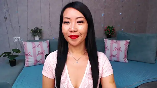 LiaPak's Live XXX Chat