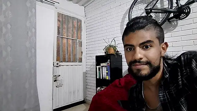 XXX chat uživo modela JBond007BBC
