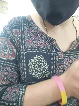 Vivicaa's Live XXX Chat