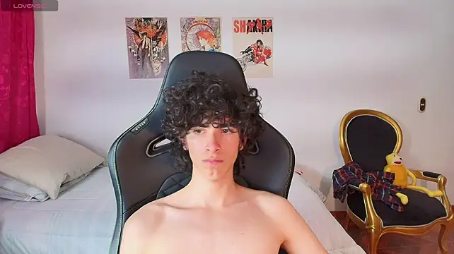 Nude_Boy18 即時 XXX 聊天