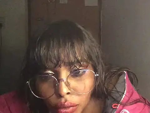 Živý XXX chat raveena_hot