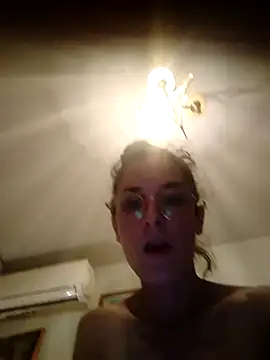 Chat +18 de Maartiitaa27 ao vivo
