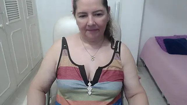 leonela_69 现场XXX聊天