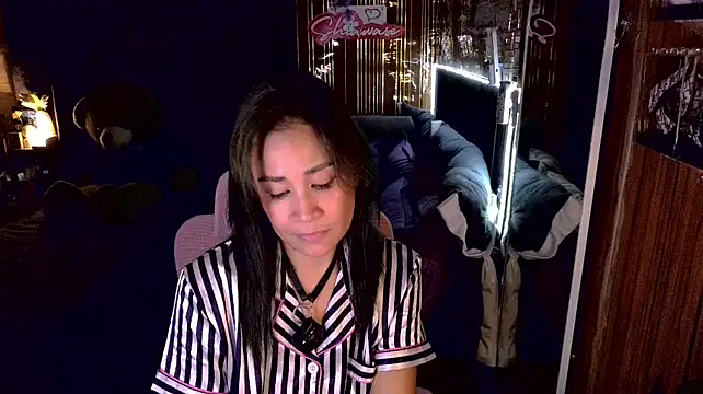 Chat +18 de Shiawase1125 ao vivo