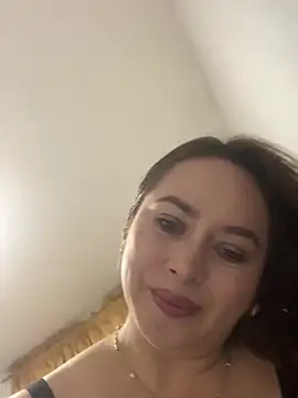 Mia_Laurenth_ élő XXX-chatje