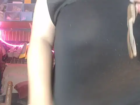 HotAsianAlbin19 élő XXX-chatje