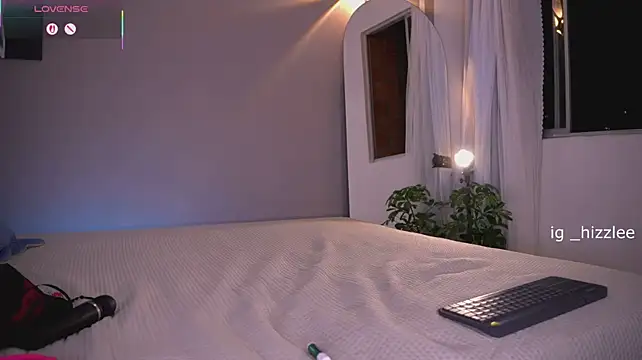 AnnyHizzle – Naživo XXX chat