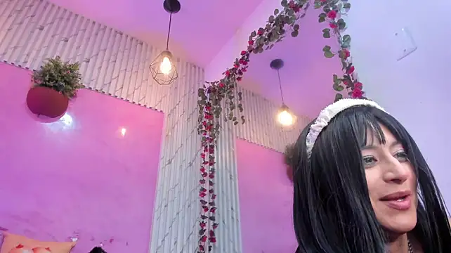 הופעת וובקאם של Mia_Tailor_Bms