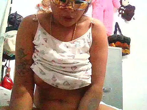 XXX chat uživo modela RUKMINI_60