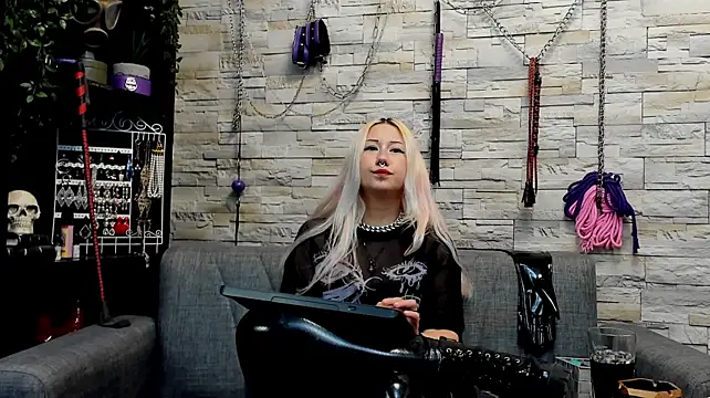 Miss_Kaz Live XXX-Chat