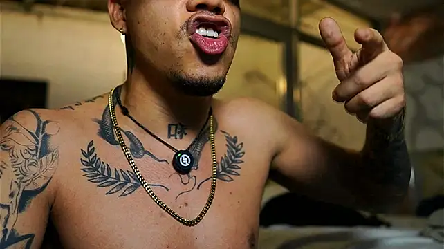 AlphaMasterXxx's Live XXX Chat