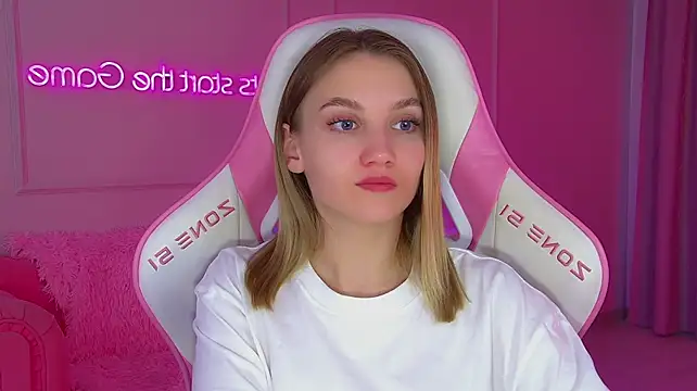 StacyEvances' Live XXX Chat