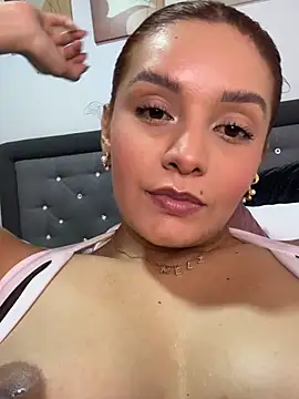 Melanyprada Adlı Modelin Canlı XXX Sohbeti