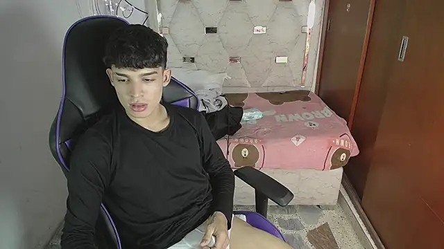 Chatroom XXX en direct de Liom_Gym