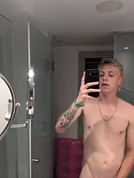 W3rtzuio webcam show