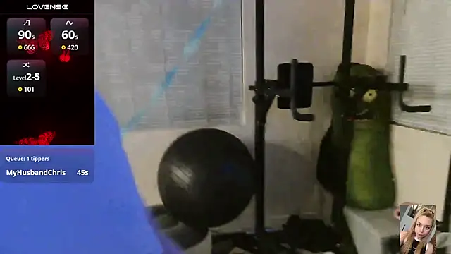 Živý XXX chat Blondiewithanass