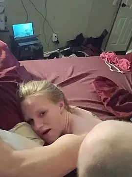 redslovestofuck's Live XXX Chat