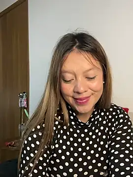 Bruja_lu's Live XXX Chat
