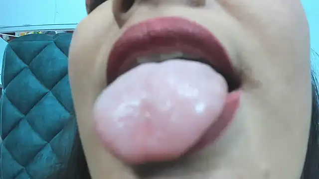Chatroom XXX en direct de PENELOPELEWISs