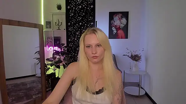 ElodieRenaud's Live XXX Chat