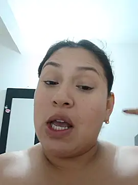 צ'אט XXX בשידור חי של Hot_bella12