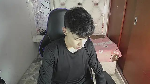 Chatroom XXX en direct de Liom_Gym