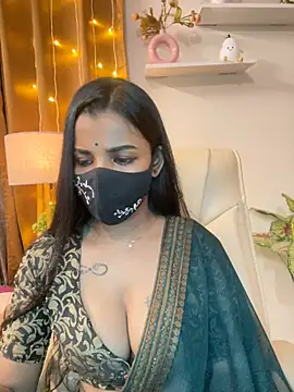 צ'אט XXX בשידור חי של its_ur_flora