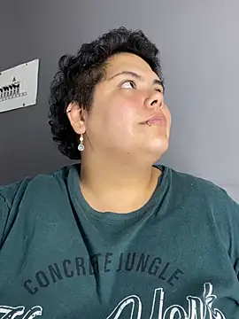 צ'אט XXX בשידור חי של Hailey_Curvy
