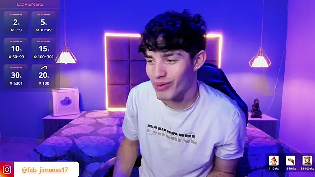 צ'אט XXX בשידור חי של AlejooTwink