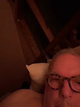 CharlieWeaver22 XXX чат на живо