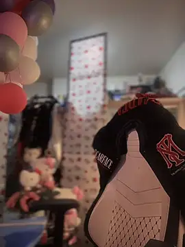 Motherbigbus Adlı Modelin Canlı XXX Sohbeti