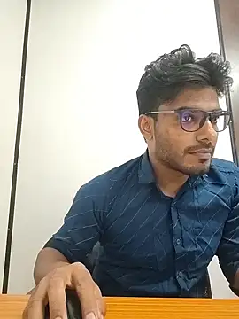 Alphabull4u 现场XXX聊天
