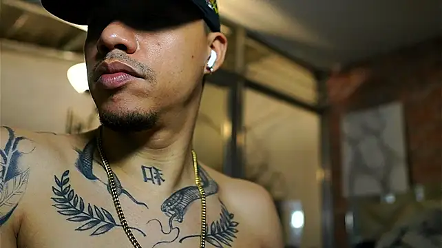 AlphaMasterXxx Live XXX-Chat