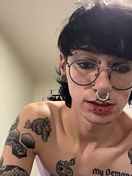 Chat XXX en directo de GothSadist