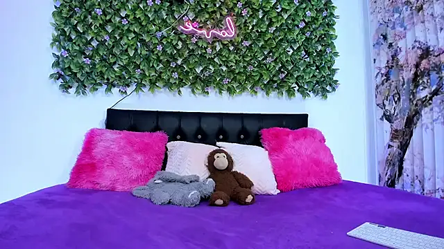 Violetta_Lancaster 现场XXX聊天