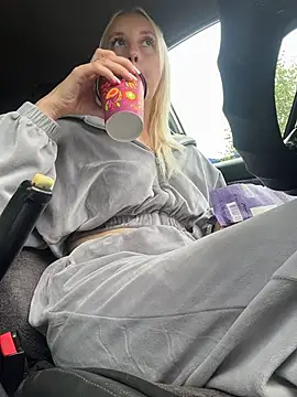 XXX chat uživo modela MerlinDave