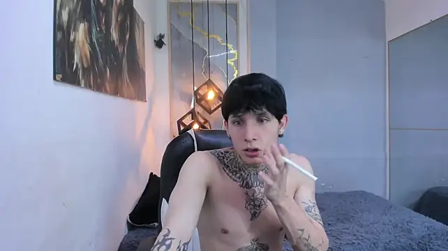 Cry_thereal élő XXX-chatje