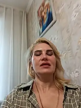 JennyOMay élő XXX-chatje