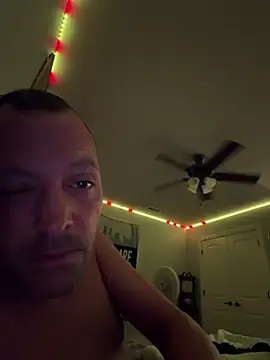 Justme8331 webkamerás műsora